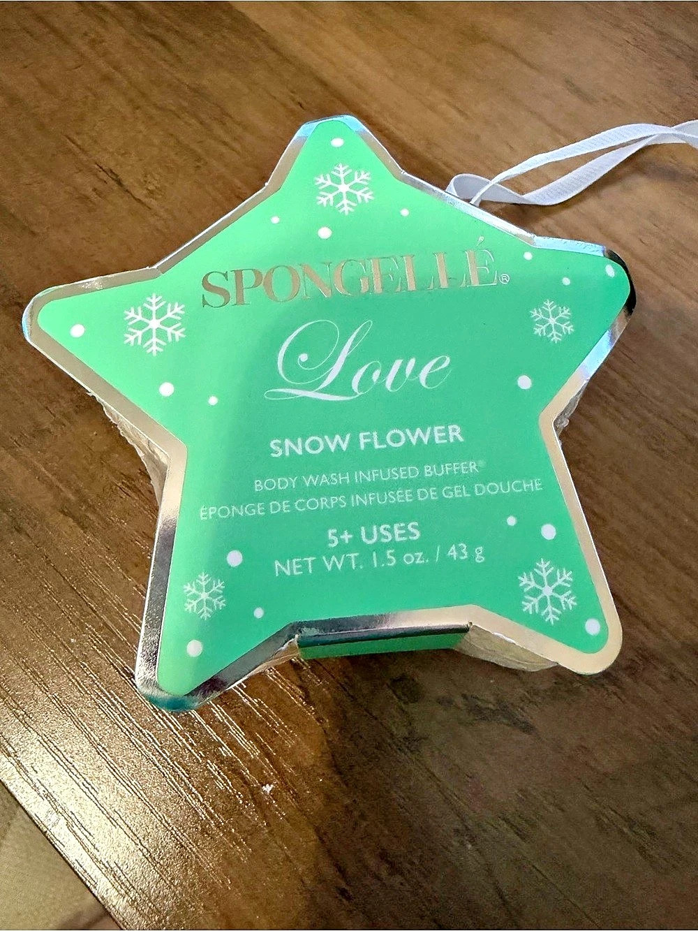 Spongelle Love Snow Flower Holiday Star Body Buffer